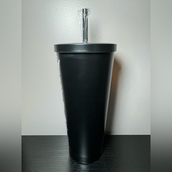 ✨🆕 HTF Dolls Kill Black & White Exclusive Tumbler - Picture 2 of 11